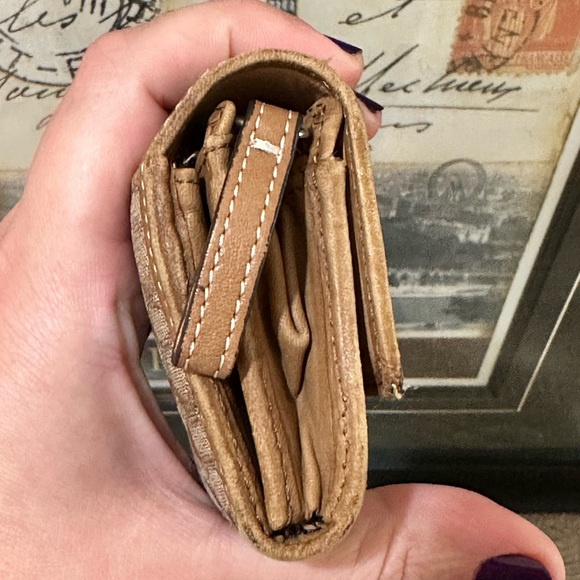 Coach Vintage Signature Mini C's Signature Soho Compact Wallet - Picture 6 of 16